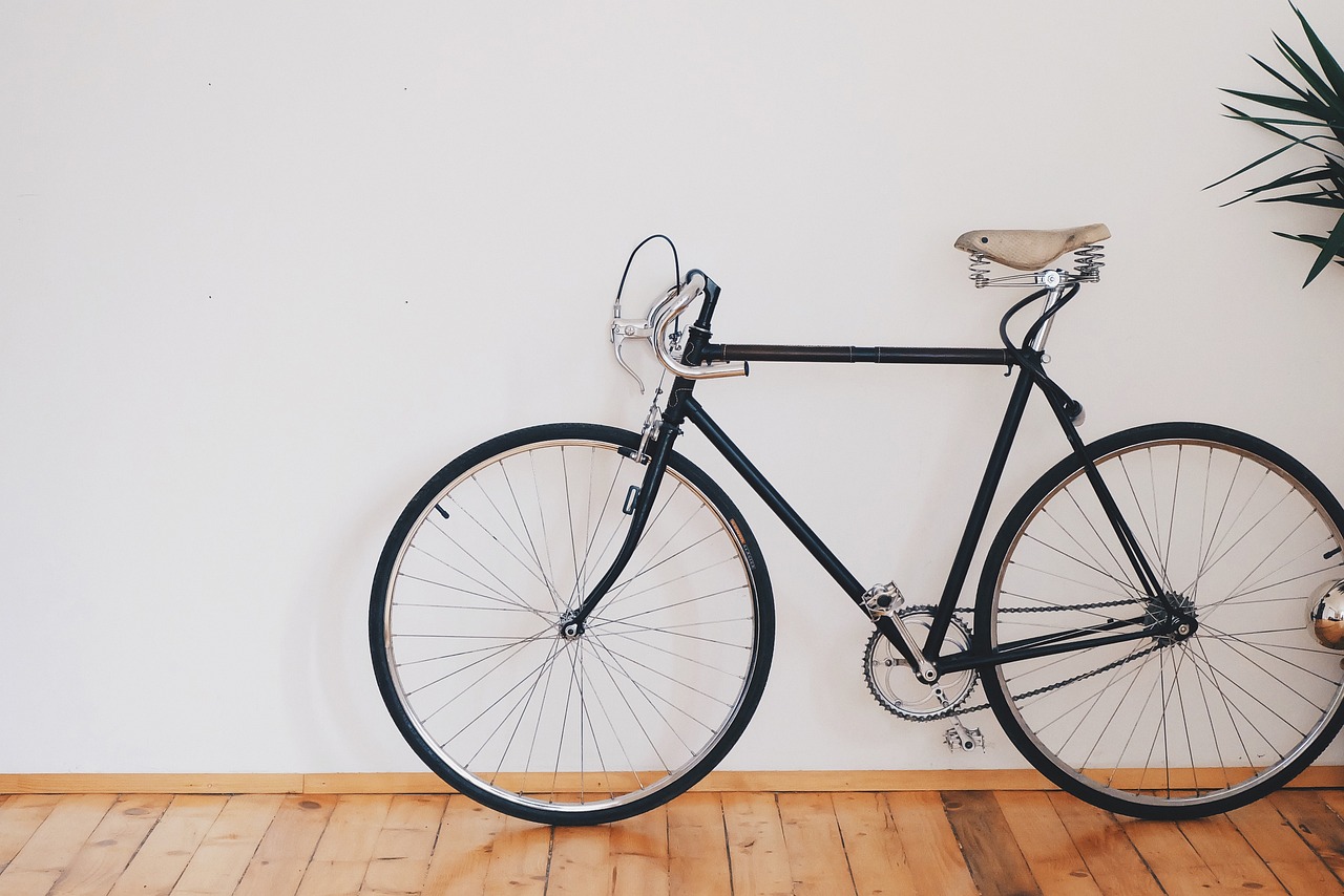Rower jako sposób na aktywny wypoczynek – dlaczego warto zacząć jeździć na rowerze?